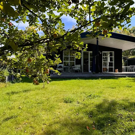 Casa vacanze Family Summer House With Shelter Near *
